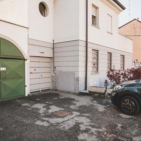 Grey House Pavia Con Box Privato Leilighet Eksteriør bilde