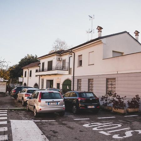 Grey House Pavia Con Box Privato Leilighet Eksteriør bilde